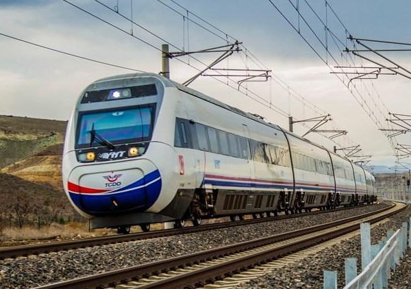 Bakan duyurdu: Sivas-İstanbul hızlı tren seferleri başlıyor