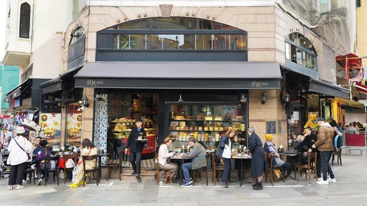 Street Galerisi Hafez Mustafa, dünyayı açtı … 160 -LOLD Baklavacı Top 100 Tatlı Listesinin en üstünde