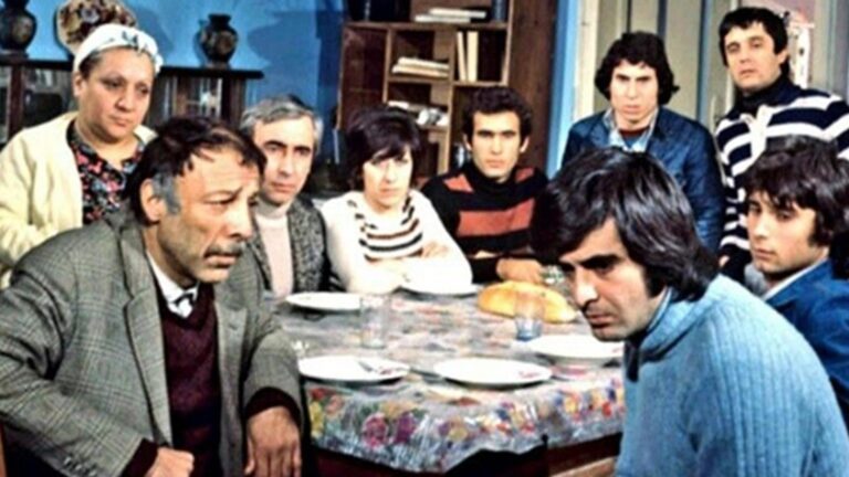 Yeşilçam klasiği Bizim Aile dizi oluyor!