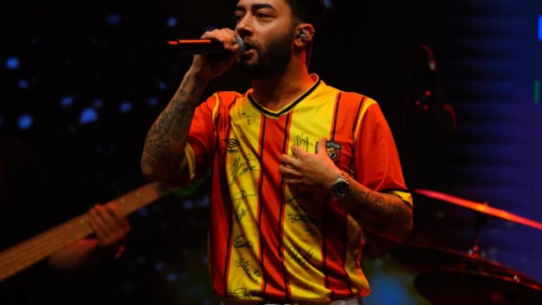 Kurtuluş Kuş konserinde ortalık karıştı! Konseri yarıda bırakıp sahneyi terk etti